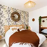 Villa Sublime Des Oliviers - Piscine Chauffee, Espace Detente, Baby-foot, Cuisine Exterieure - Proche D'agen