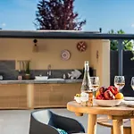 Villa Sublime Des Oliviers - Piscine Chauffee, Espace Detente, Baby-foot, Cuisine Exterieure - Proche D'agen *
