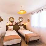 Villa Sublime Des Oliviers - Piscine Chauffee, Espace Detente, Baby-foot, Cuisine Exterieure - Proche D'agen *