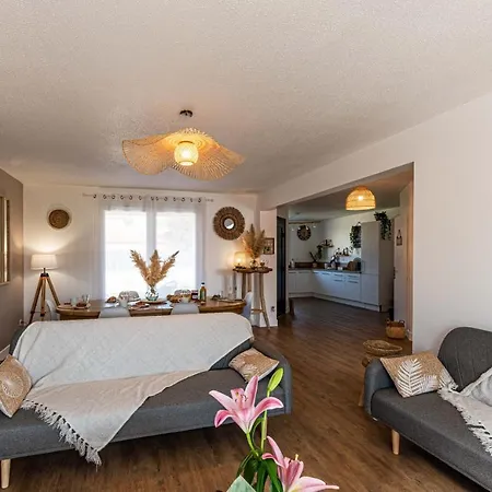 Des Oliviers Sublime Avec Piscine Chauffee Et Privee Et Baby Foot * Bon-Encontre