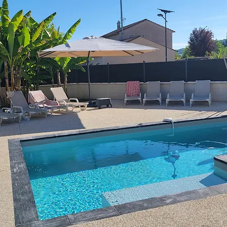 Des Oliviers Sublime Avec Piscine Chauffee Et Privee Et Baby Foot * Bon-Encontre