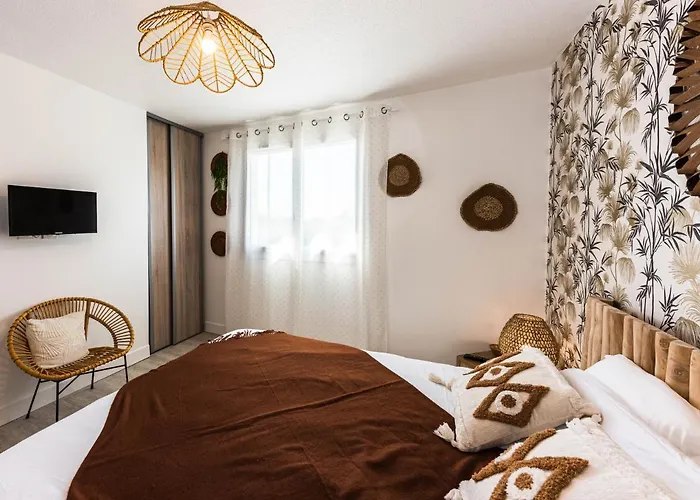 Villa Sublime Des Oliviers - Piscine Chauffee, Espace Detente, Baby-foot, Cuisine Exterieure - Proche D'agen Bon-Encontre